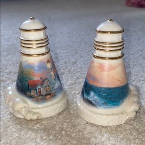 Salt and pepper lighthouses